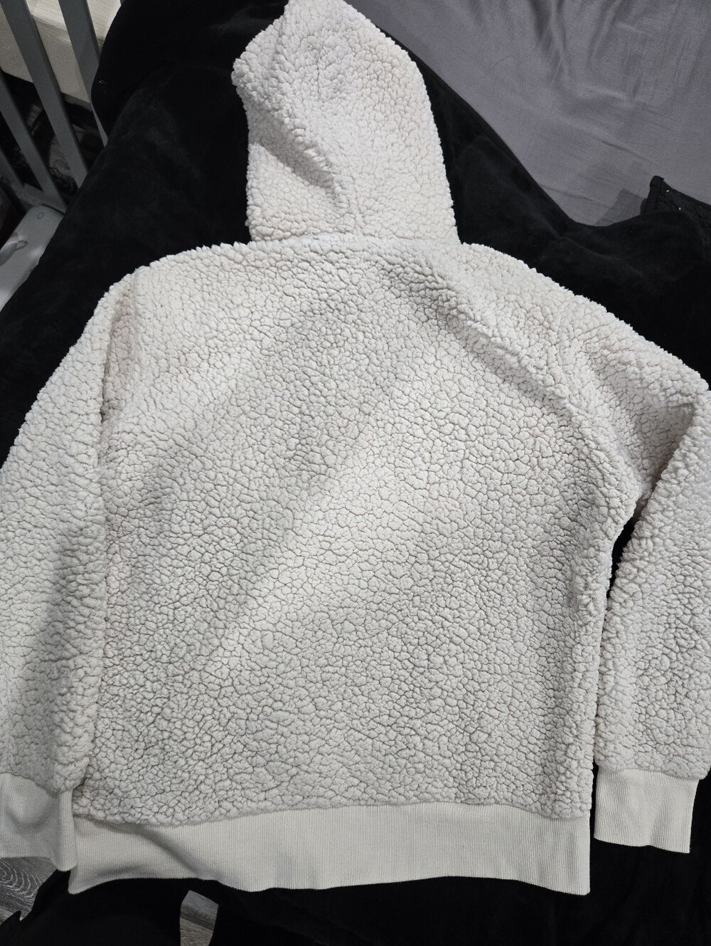 Harley Davidson Fuzzy Sweater - Picture 5 of 7